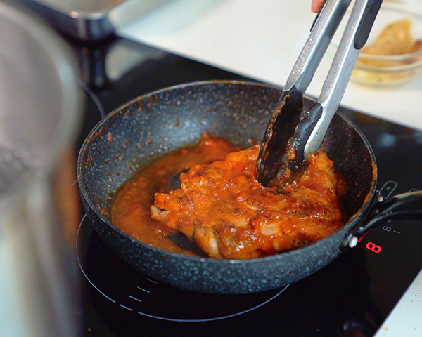 食材をご用意いただき、キッチンで調理